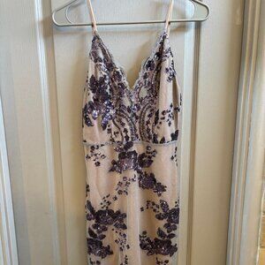 Lace bodycon dress with sequins